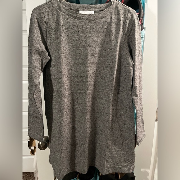 NWT grey tunic with POCKETS! - Picture 3 of 4